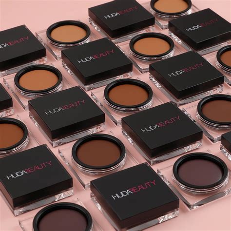 TANTOUR CONTOUR & BRONZER CREAM de Huda Beauty en Sephora México