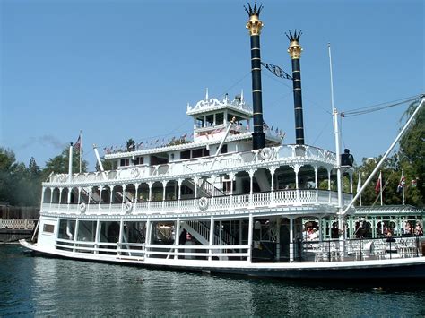 File:Mark Twain Riverboat.JPG - Wikimedia Commons