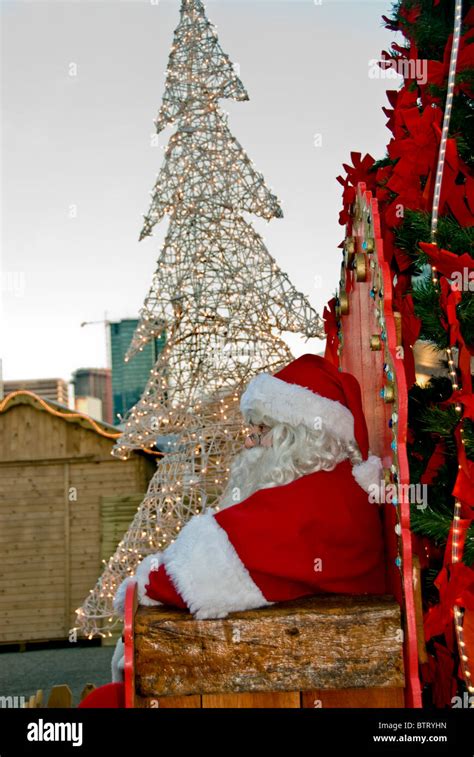 Pere Noel France High Resolution Stock Photography and Images - Alamy