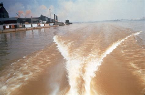 Earth Day 2017: Jarring Photos of Polluted Great Lakes | Time.com