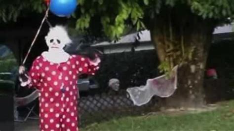 11 Scariest Clown Sightings Caught On Camera - YouTube