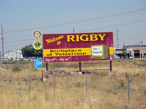 Eccentric Roadside: Ah, look at all the lovely people: Rigby, Idaho's ...