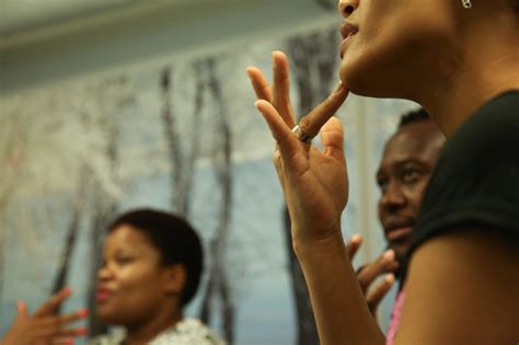 Speaking with two hands and all 10 fingers | UCT News