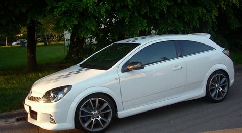 Opel Astra H GTC Photos and Specs. Photo: Opel Astra H GTC Specification and 17 perfect photos ...