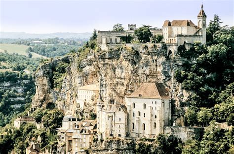 10 Beautiful Towns You Need To Visit In The South Of France - Hand ...