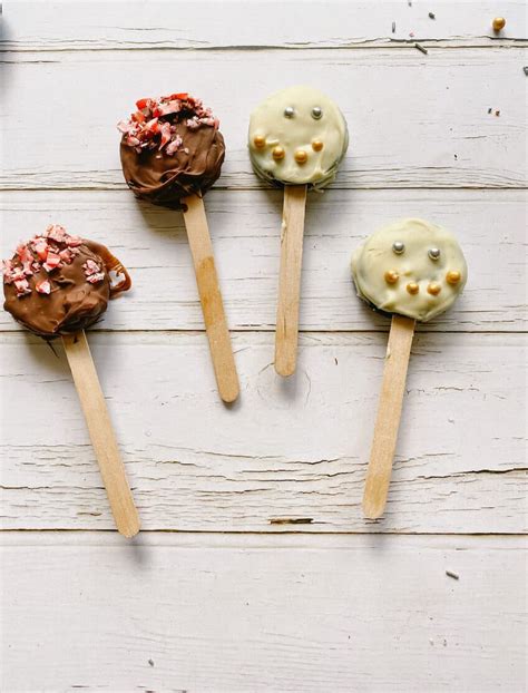 Easy Christmas Oreo Pops Recipe | Simplify Create Inspire