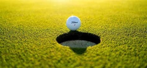 How wide is a golf hole? Golf hole size - Diameter