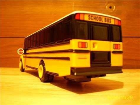 Thomas Saf-T-Liner C2 School Bus Model - YouTube