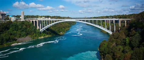 Rainbow Bridge, Niagara Falls, Ontario, Canada | ToNiagara