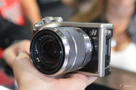 Hasselblad Lunar mirrorless system camera pictures and hands-on