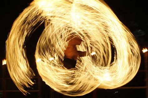 Fire Festival: Παίζοντας με τη φωτιά! | Perierga.gr
