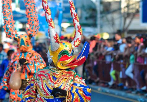 Cientos de personas asisten a tradicional desfile del Carnaval en Malecón del GSD – noticias ...