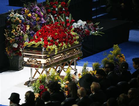 Where is Michael Jackson buried? | The US Sun