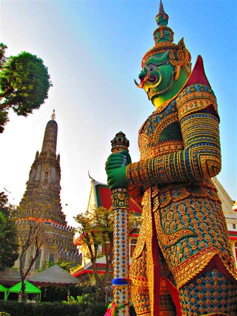 Wat Arun (Temple of the Dawn) - Nomadic Experiences