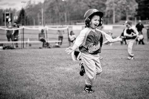 10 Tips for Capturing the Action of our Kids’ Sports | Click Love Grow