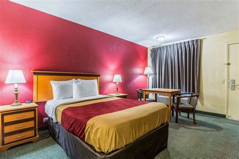 Econo Lodge Whiteville, NC - See Discounts