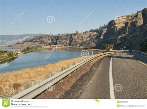 Washington Route 14 in Columbia River Gorge Stock Photo - Image of river, mountain: 26772548