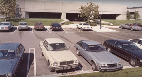 What cars were parked at Toyota USA headquarters in the 1980s? | Japanese Nostalgic Car