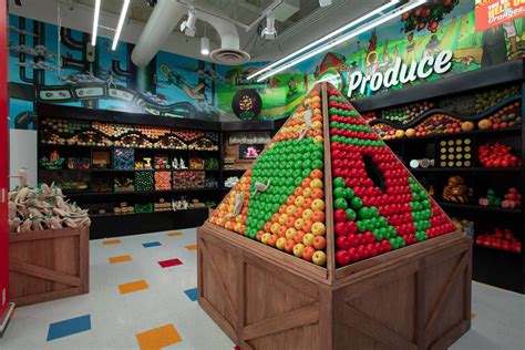 This Fake Grocery Store Is an Immersive Art Experience