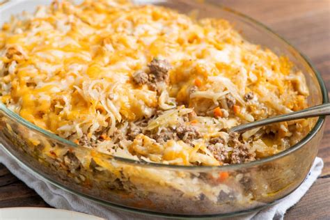 Cheesy Ground Beef and Hash Brown Casserole Recipe — The Mom 100