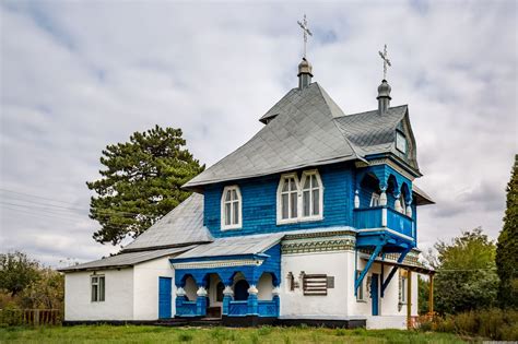 Fairytale St. Nicholas Church (Former Guest House) in Bilorichytsya ...