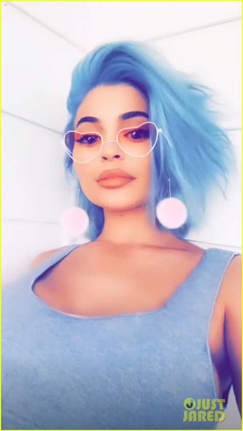 Kylie Jenner Debuts New Blue Hair in Time For the New Year!: Photo ...