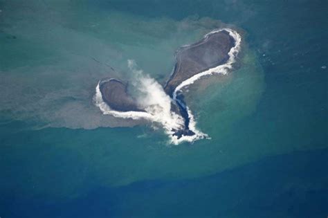 Japan Gets New Island After Undersea Volcano Erupts | JAPAN Forward