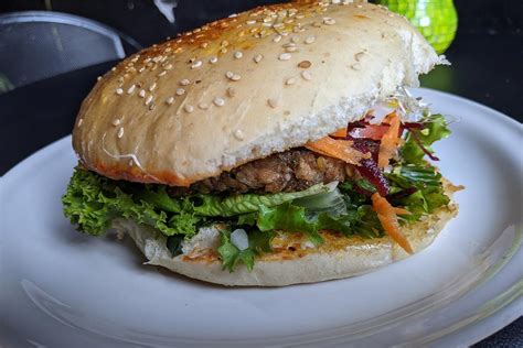 Vegan Burgers: Best Brands and Recipes - Vegan.com