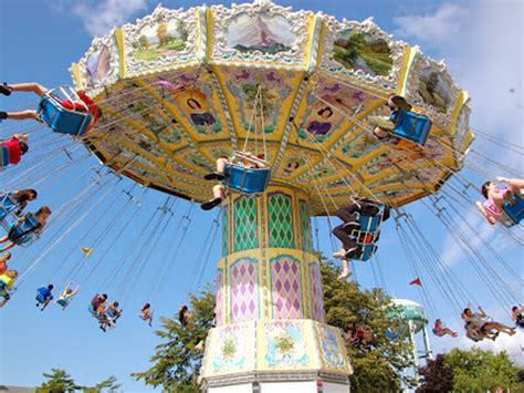 Wave Swing – Adventureland Amusement Park Long Island New York