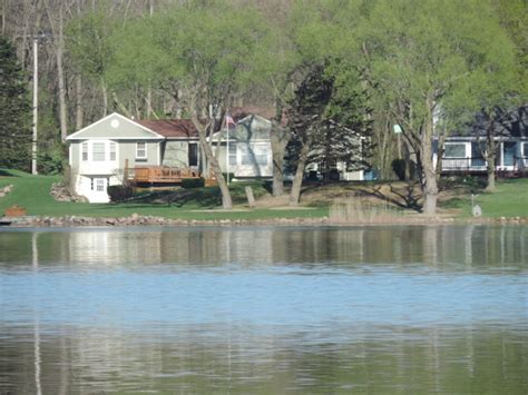 Lake houses for sale in Holly Michigan | Oakland County Lakefront home for sale Michigan