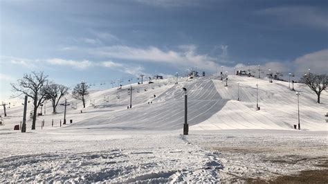 All The Details On The Amazing Wilmot Mountain Ski Resort