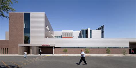 Gallery of University of Arizona Medical Center South Campus / Cannon Design + CDG Architects - 4