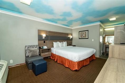 Hollywood Palms Inns & Suites, Los Angeles - Book Hotel