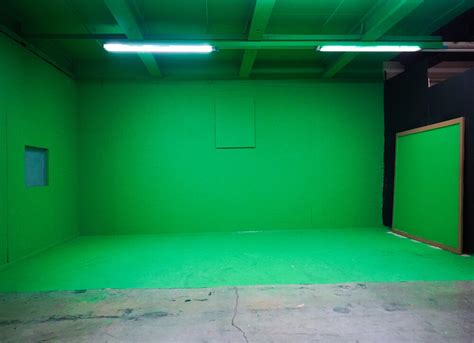 Searching For A Giant Green Screen Studio In Miami?