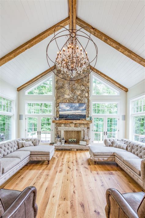 30+ Living Room Vaulted Ceiling Beams – HomeDecorish