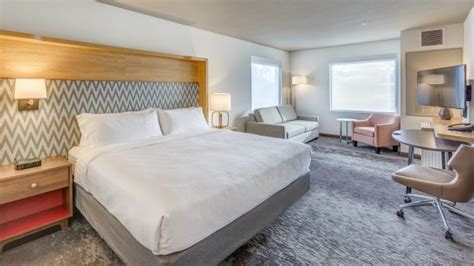 Holiday Inn & Suites-Bellingham Embraces New H4 Design Concept ...