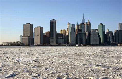 ICE AGE NOW: Global Cooling Continues - Hudson River Freezes Over In New York, 120 Miles Of 1.5 ...