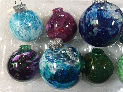 My Latest Obsession: Hand Painted Glass Christmas Ornaments - Lahle ...