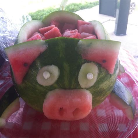 Watermelon pig | Watermelon pig, Watermelon carving, Watermelon fruit bowls