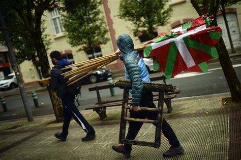 ETA militants declare end to armed fight for Basque homeland - Breitbart