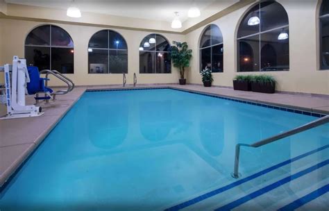 Las Vegas Hotels with Indoor Pools | Hotels with Indoor Pools