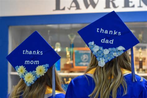 Hundreds turn out in Fairfield to honor Lawrence High graduates