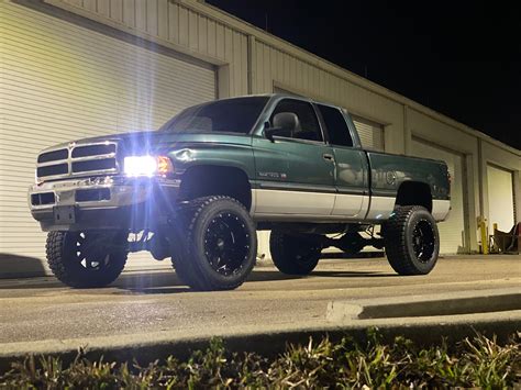 View build 5 Inch Lifted 2001 Dodge Ram 1500 4WD | Rough Country