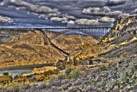 Prime Bridge, Twin Falls, ID [3138x2112][OC] HDR : AmateurPhotography