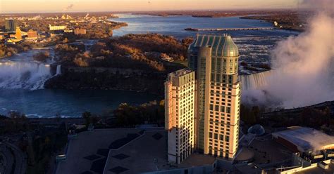 Hotels near Niagara Fallsview Casino Resort (Niagara Falls) from $42 ...