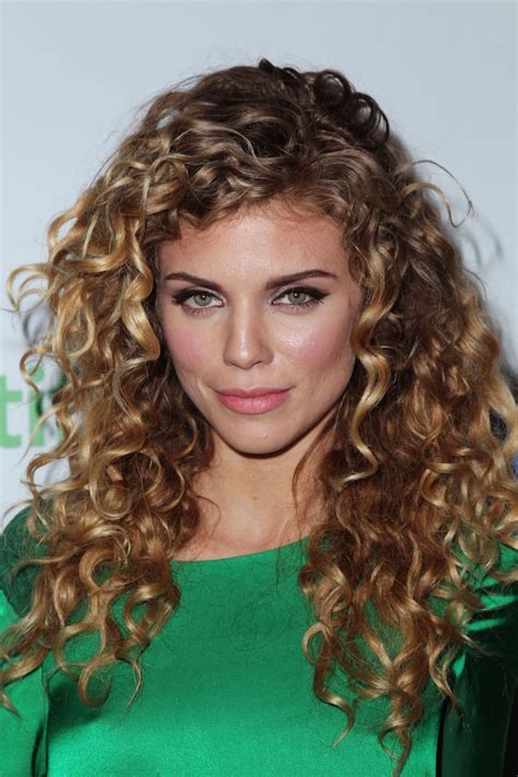 20 Impressive Hairstyles For Thick Curly Hair Girls - Feed Inspiration