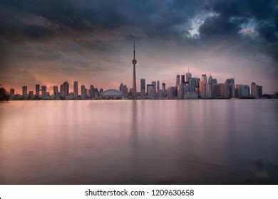 Toronto Skyline Sunset Stock Photo 1209630658 | Shutterstock