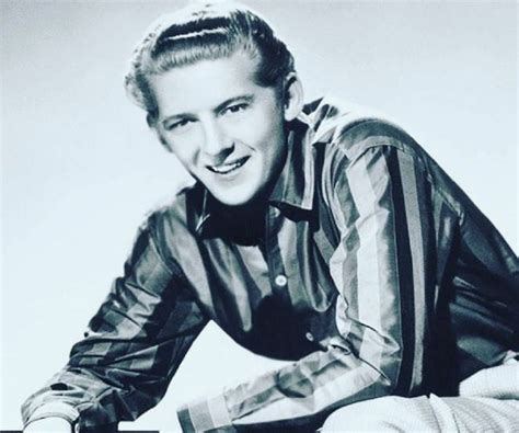 Jerry Lee Lewis Biography - Facts, Childhood, Family Life & Achievements