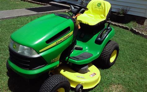 John Deere LA110 Automatic Riding Mower for Sale - RonMowers