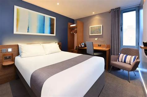 Travelodge launches mega Christmas sale with family rooms costing from £6.25pp - Daily Star